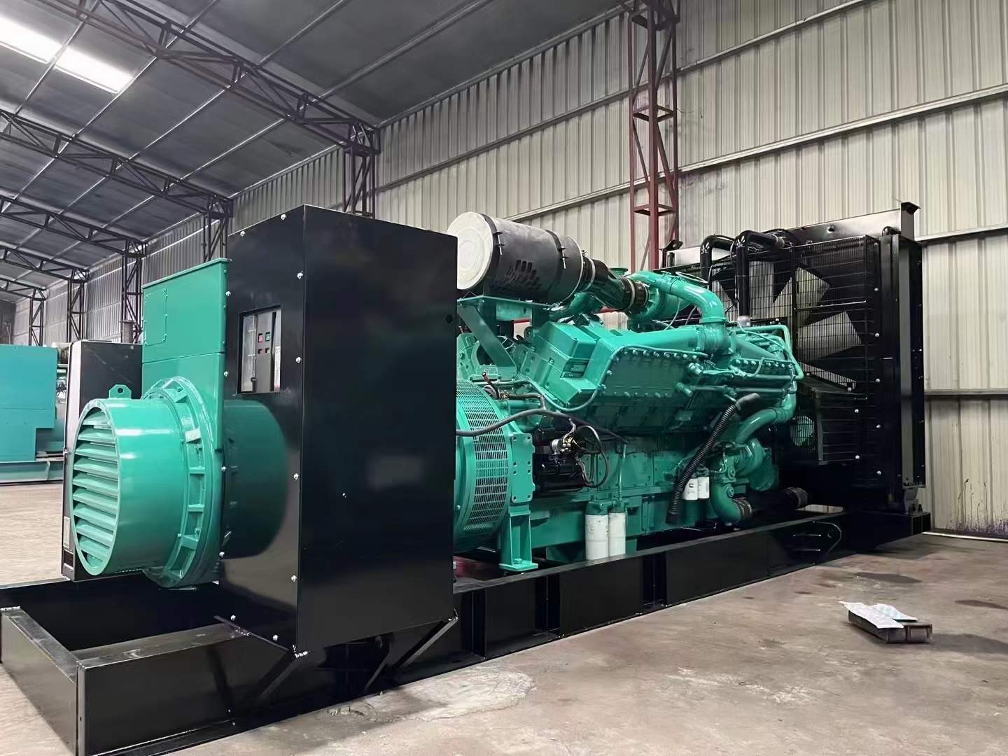 平鲁如何降低 800kW 柴油发电机输出电流的波动？